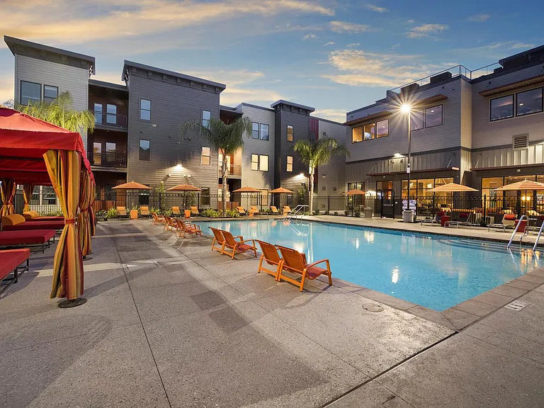 La Vida 55+ Luxury Living — Photo 25