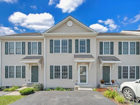6674 Village Green Dr, Roanoke, VA 24019