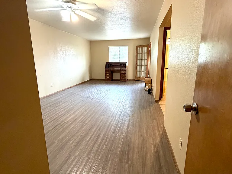 5717 E Evergreen St — Photo 8