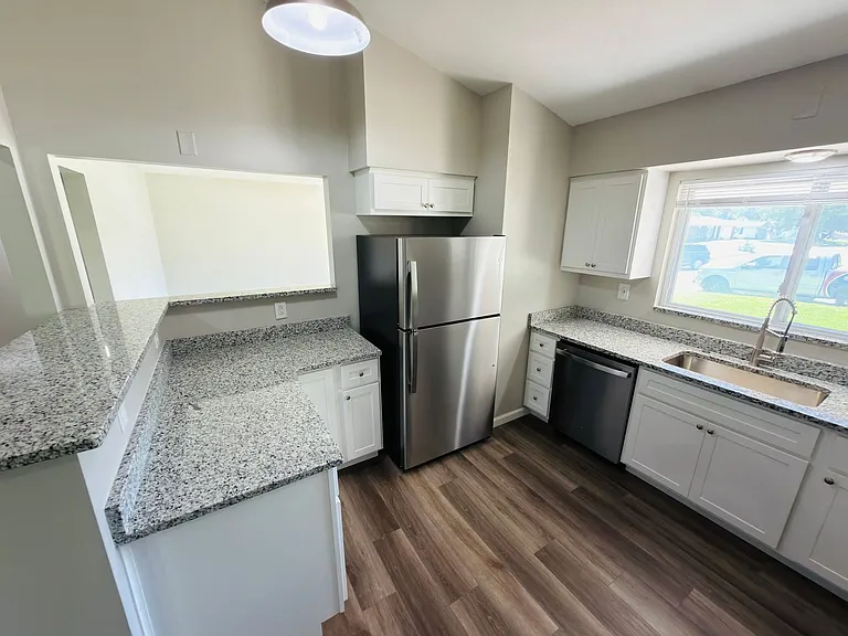 79 Ruth Dr — Photo 7