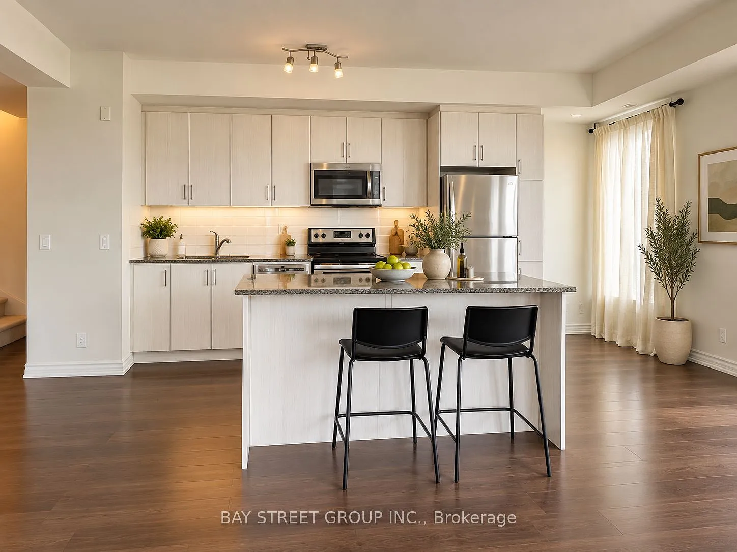 3 bed, $3,599 — Photo 3