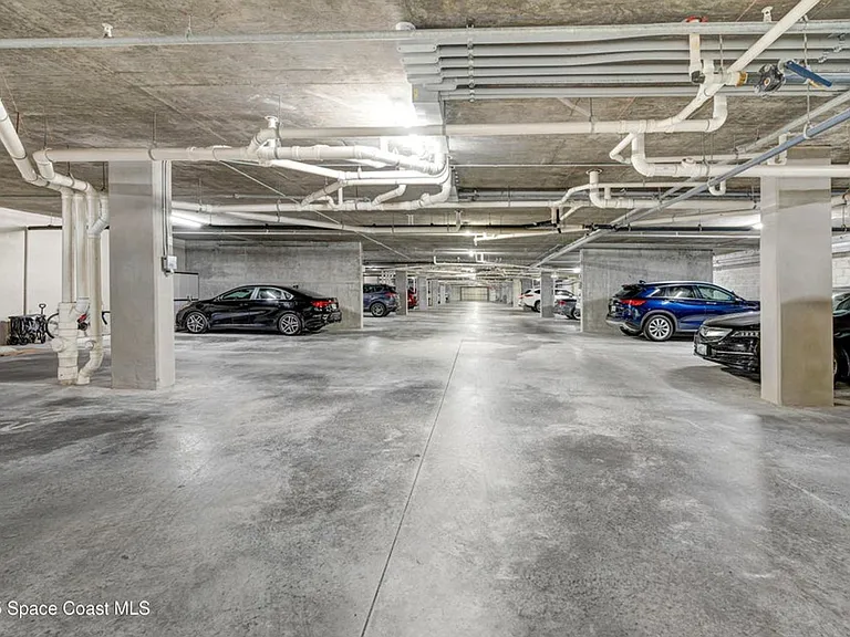 1825 Riverside Dr #204 — Photo 20