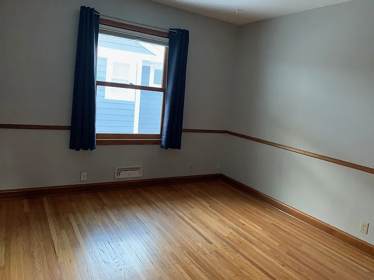 4749 York Ave S — Photo 11