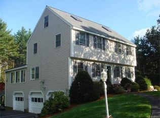 8 Angus Way, Pelham, NH 03076