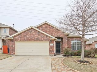 15705 Landing Creek Ln, Roanoke, TX 76262