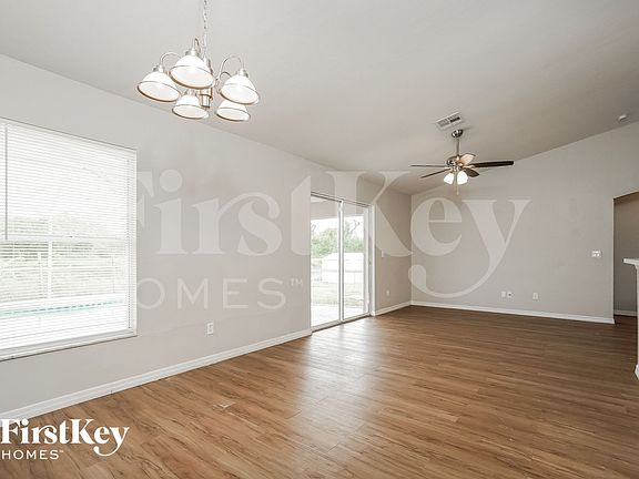 3rd image of 513 Jefferson Dr