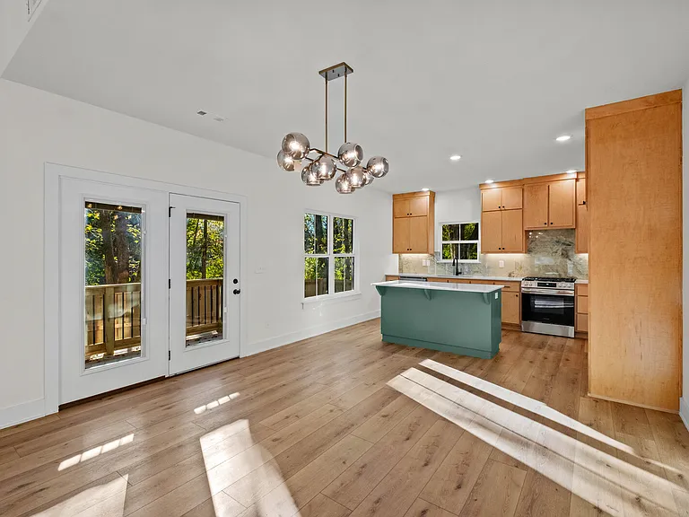 634 S Happy Hollow Rd — Photo 5