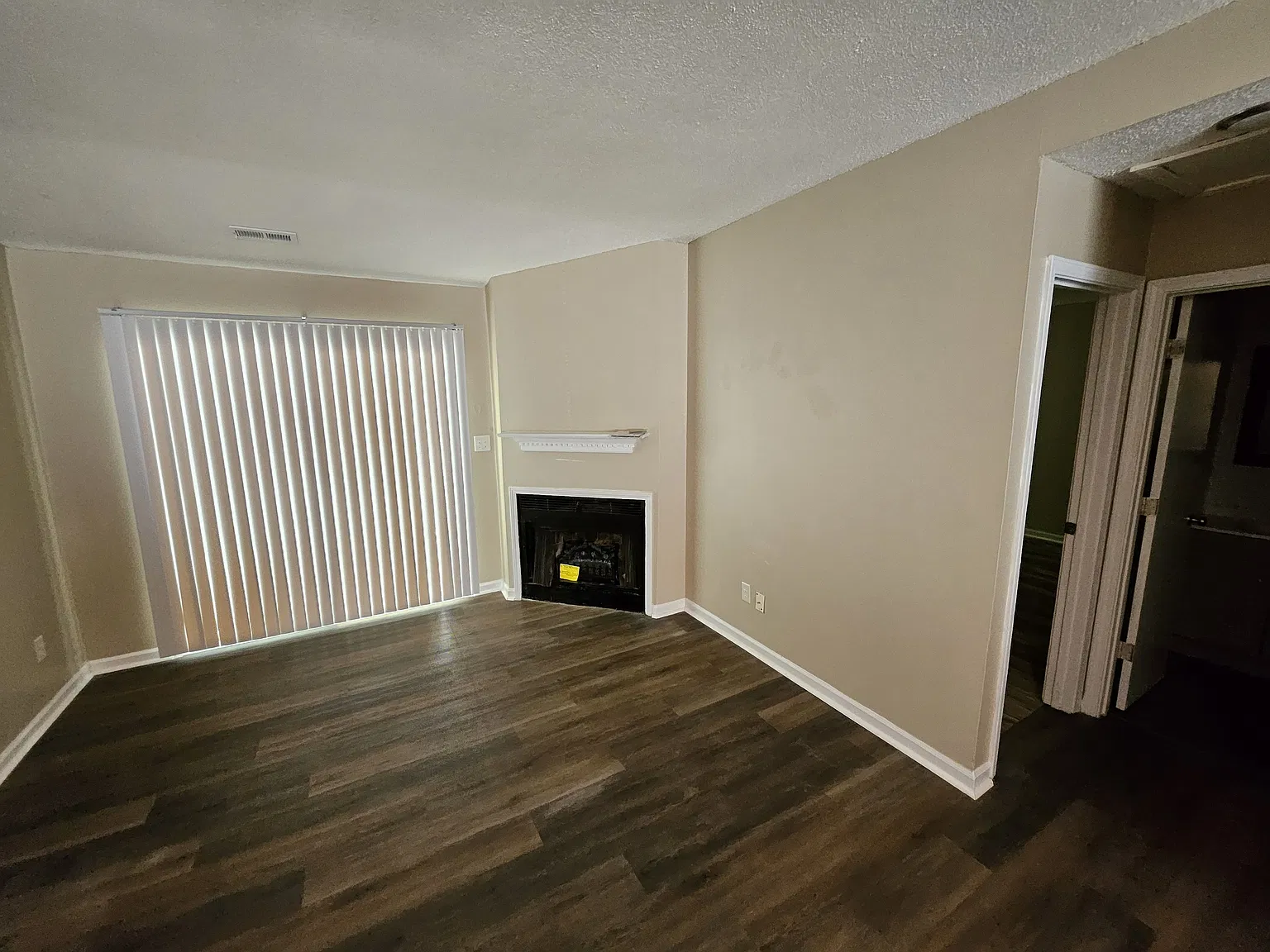 *2605 Stewart - D — Photo 2