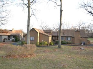 284 Agawam Dr, Stratford, CT 06614