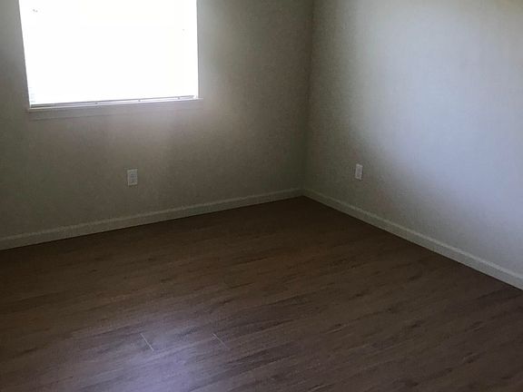 4th image of 2031-2035 5th St #206