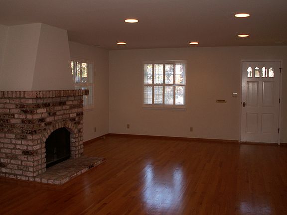 2nd image of 315 W Main St