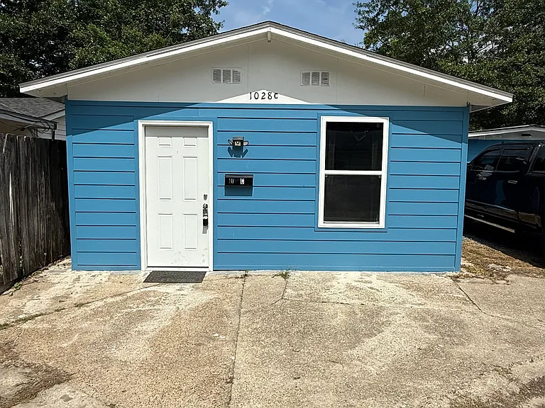 1028 Tucker Ave #C — Photo 1