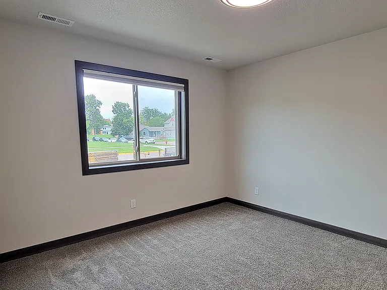 629 11th Avenue Apartments — Photo 22