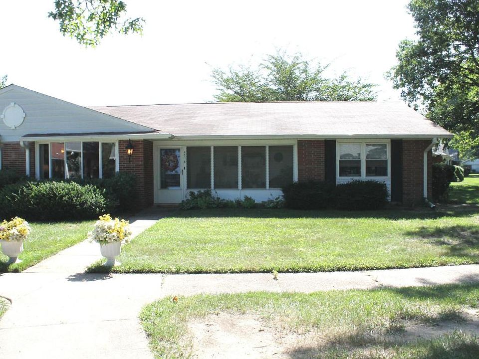 1st image of 453B Cheshire Ct