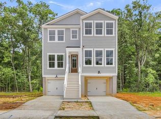 7367 Longtown Dr, Hanahan, SC 29410