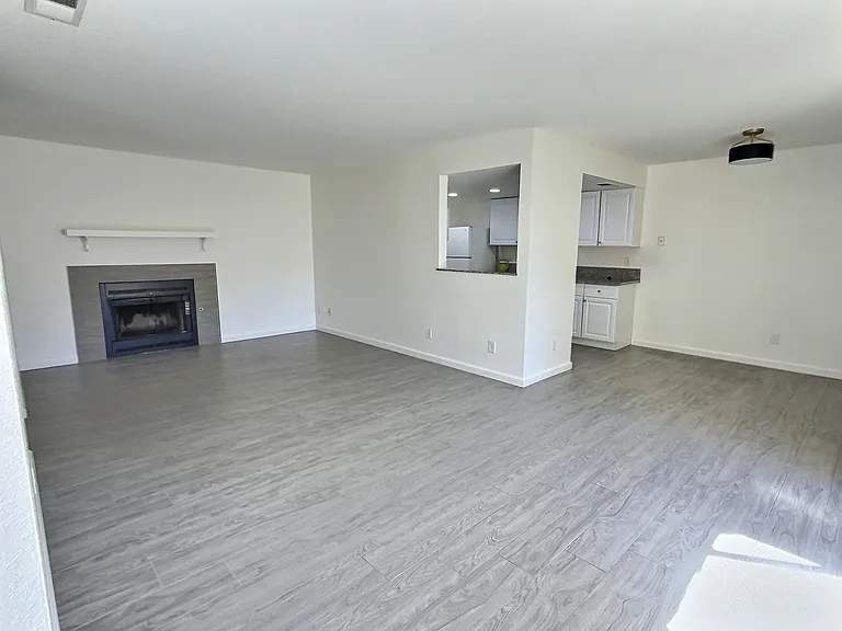 334 W Lexington Ave #102 — Photo 4