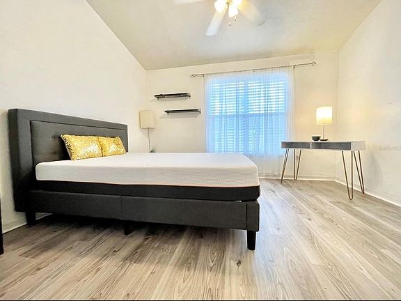 5th image of 3890 SW 20th Ave APT 1709