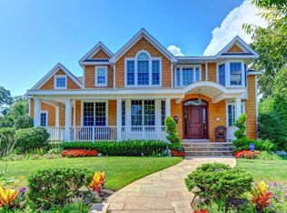 103 Bay Dr, Massapequa, NY 11758