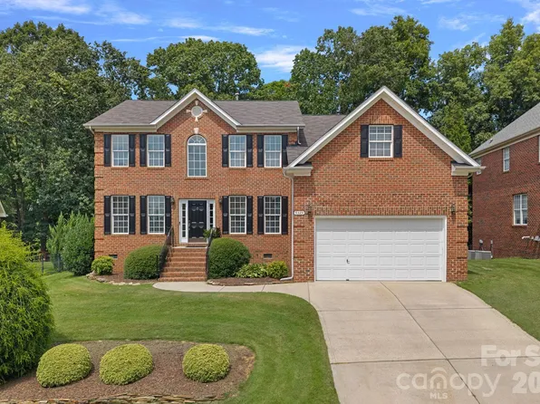 9329 Uxbridge Ln, Huntersville, NC 28078