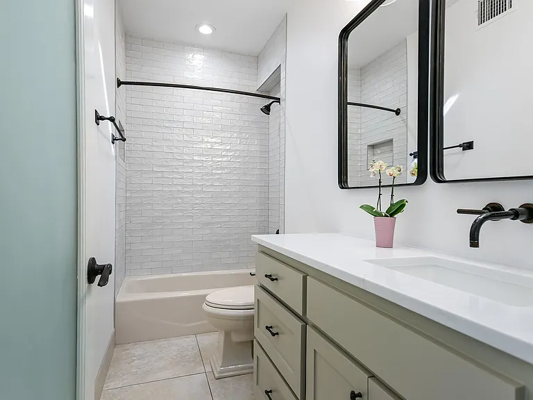 2704 Oakhurst Ave — Photo 13