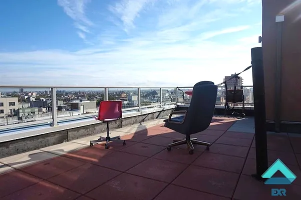 Rented by EXR | media 10