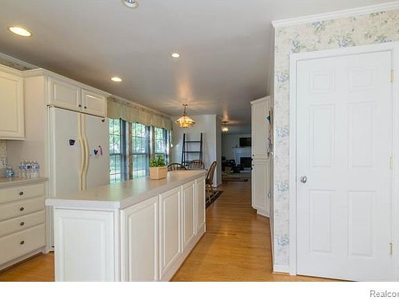4th image of 25321 Maplebrooke Dr #1