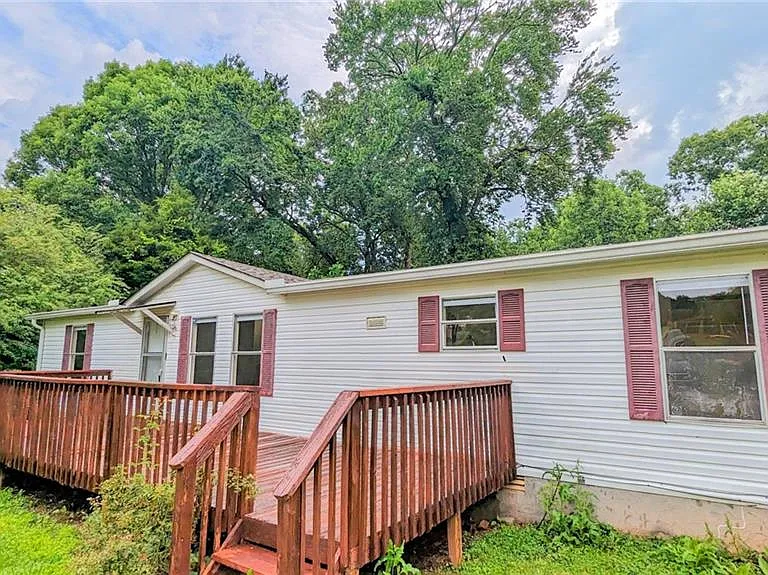 99 Center Grove Dr — Photo 3