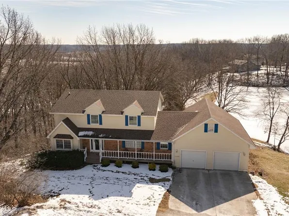14083 Aspen Dr, Carlinville, IL 62626