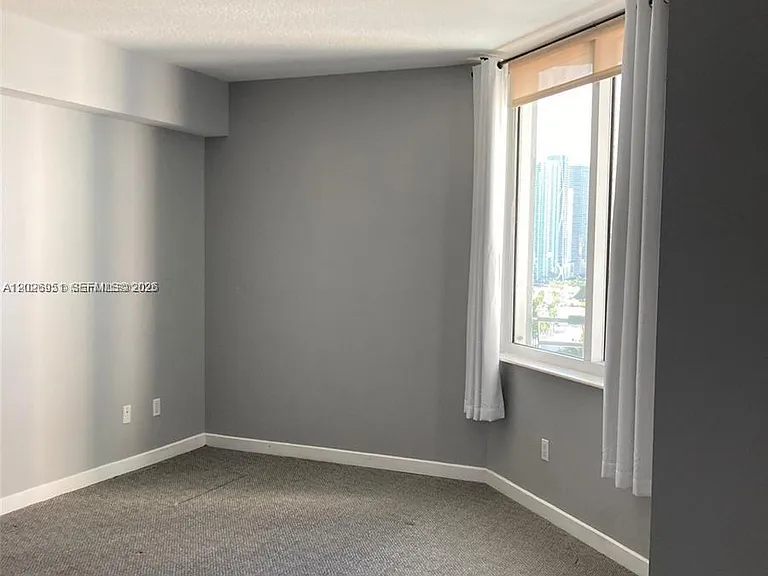325 Biscayne Blvd #2022 — Photo 8