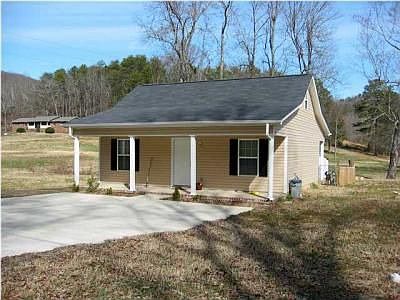 2nd image of 530 Isbill Rd