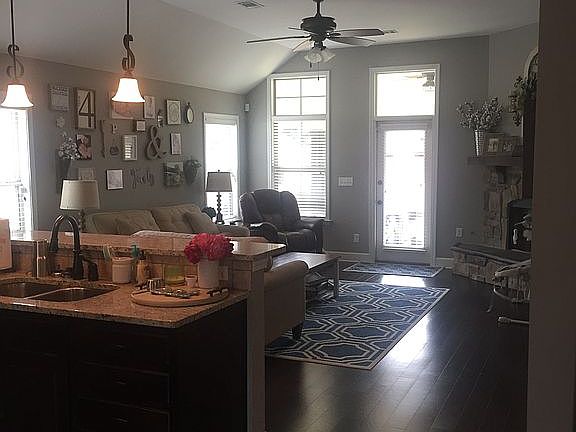 3rd image of 9497 Gunnison Dr
