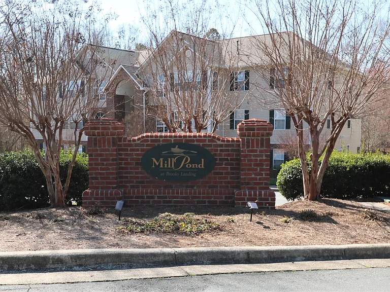 111 Mill Pond Dr — Photo 15