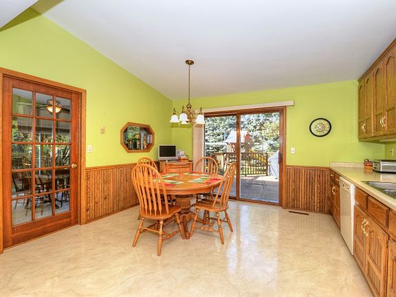 2nd image of W226N2593 Oakwood Ln