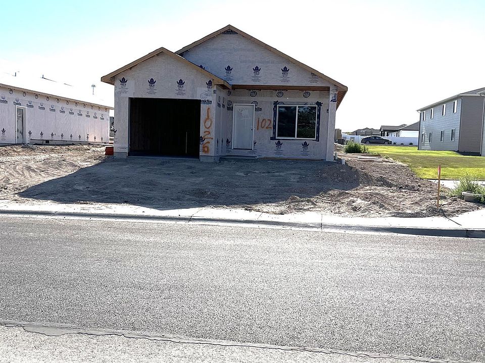 2nd image of 1026 S Eisenhower