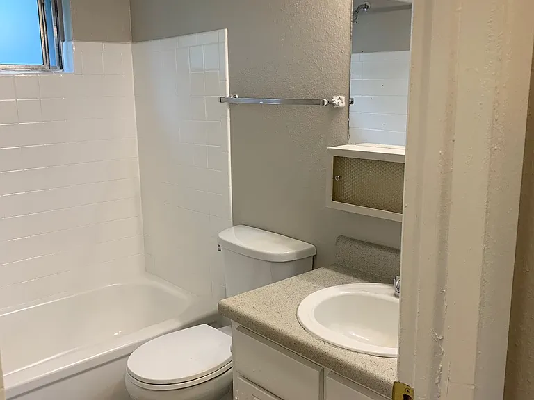 Garden Center Apt. 66 — Photo 24