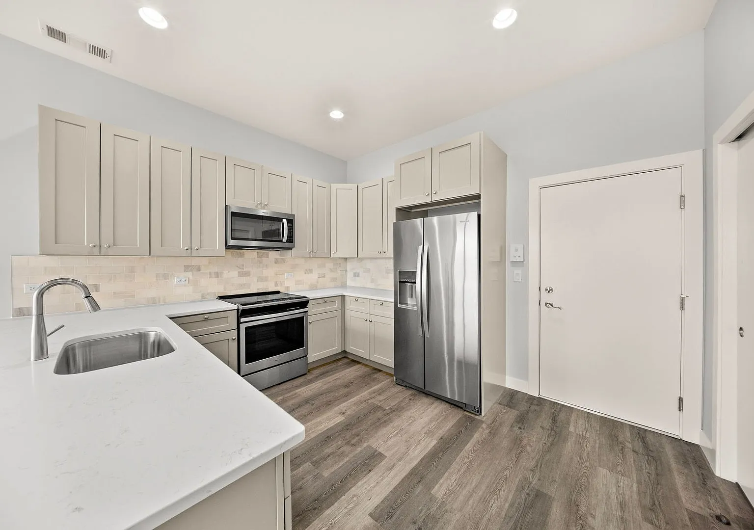 8917 Grant Avenue — Photo 1