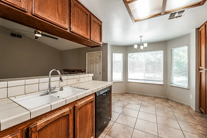 7654 Zephyr Hills Way — Photo 7