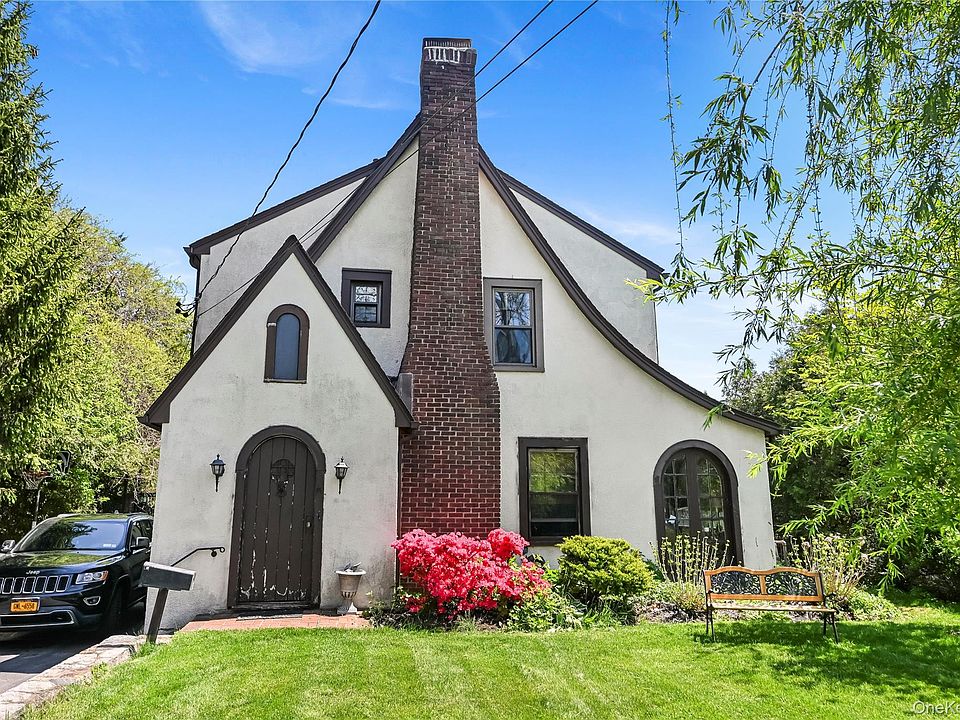 1st image of 365 Old Mamaroneck Road