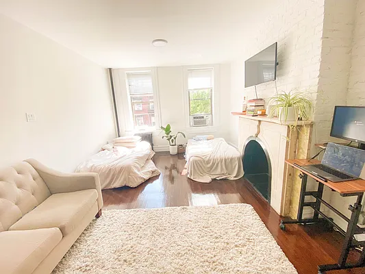 Rented by MOTION New York | media 11