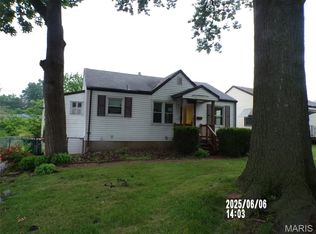 7600 Stanwood Dr, Saint Louis, MO 63121