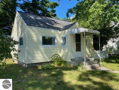1008 Grant St, Traverse City, MI, 49686