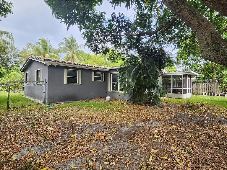 6570 Thomas St — Photo 4