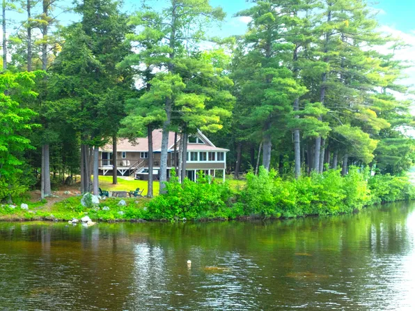 11 South McSherry Lane, Hartford, ME 04220