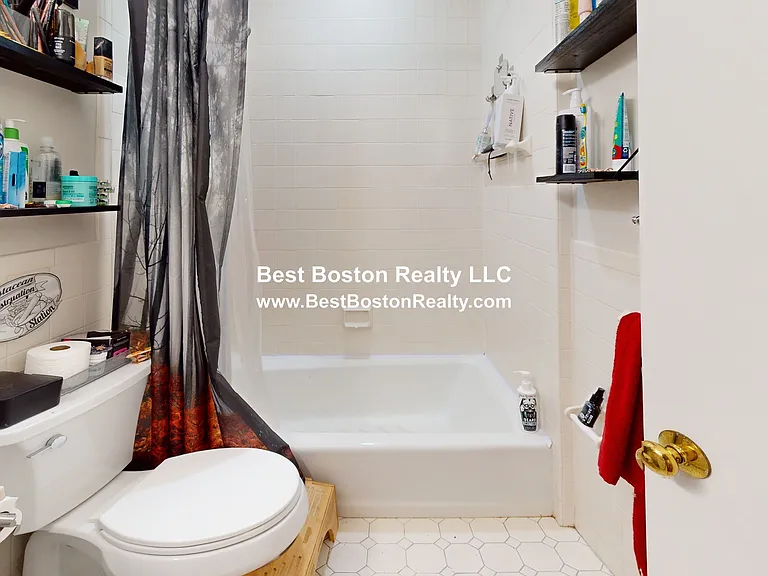 387 Highland Ave #1 — Photo 8