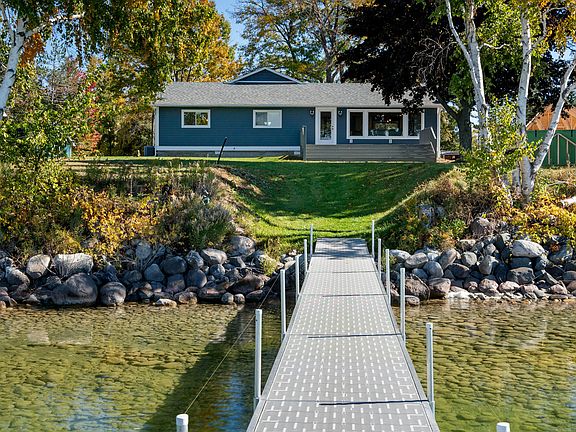 5th image of 569 Cedar Dr
