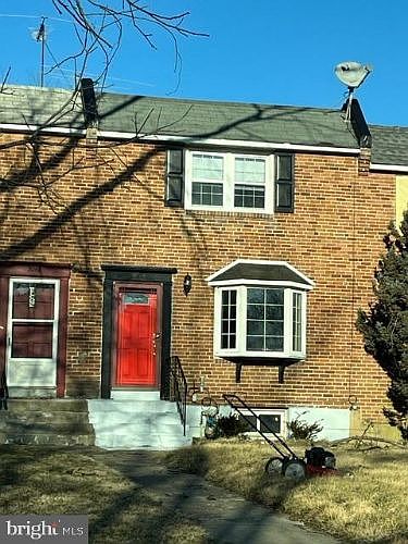 1st image of 3046 W Court Ave