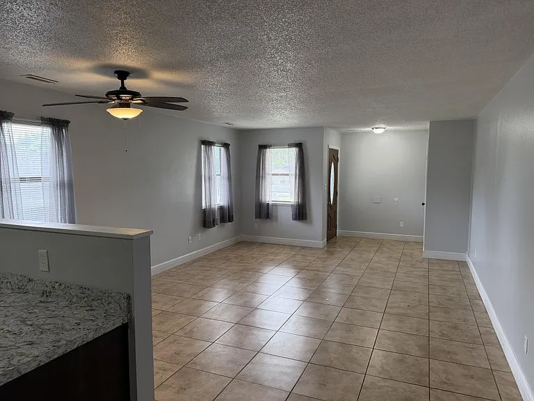 217 S Galena Ave — Photo 1