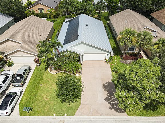 2nd image of 8984 SW Bonneville Drive