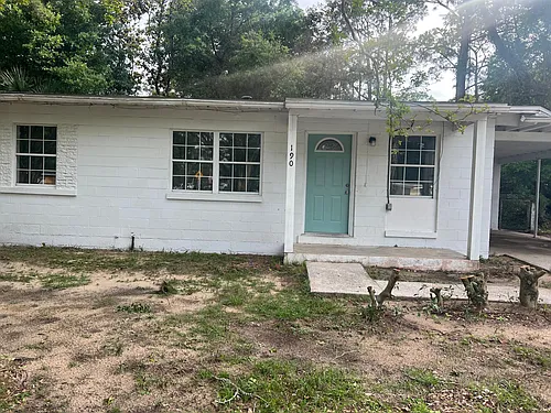 190 E Highland Dr Photo 1