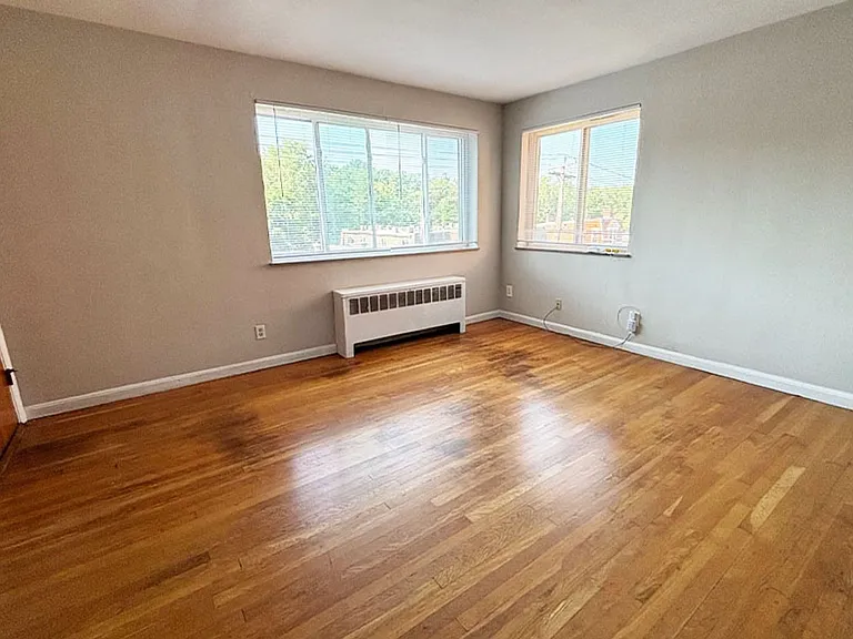 510 Lowell Ave — Photo 4